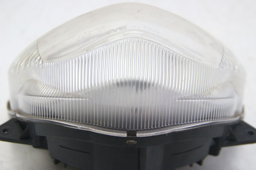 photo de FRONT HEADLIGHT SUZUKI SIXTEEN 125 (2008 - 2010) - Alternative perspective