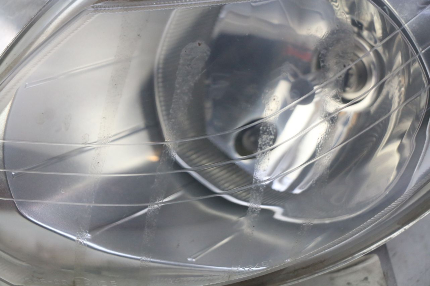 photo de FRONT HEADLIGHT MBK SKYCRUISER 125 (2010 - 2013) - Surface and material condition