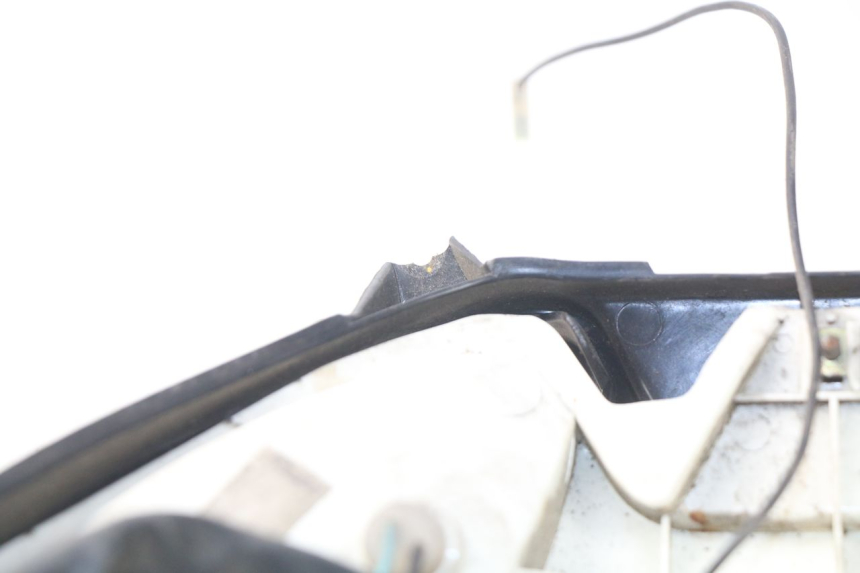 photo de HEADLIGHT MBK SKYLINER 125 (2004 - 2007) - Technical close-up