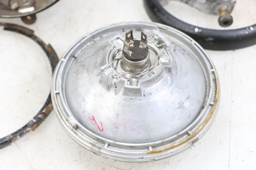 photo de Headlight HARLEY DAVIDSON SPORTSTER XL CUSTOM 1200 (2003 - 2004) - Distinctive features