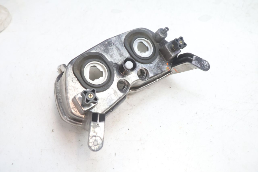 photo de FRONT HEADLIGHT APRILIA SR 2T 50 (2012 - 2017) - Surface and material condition