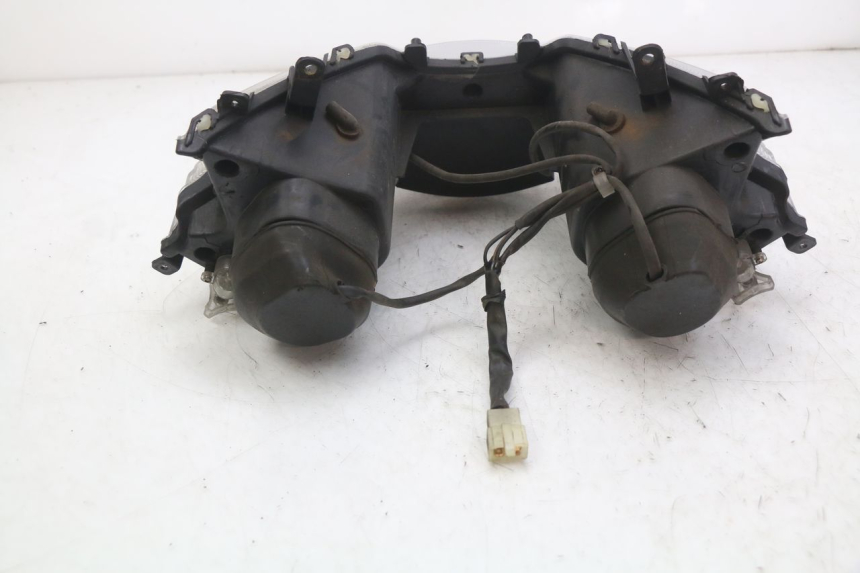 photo de HEADLIGHT RAZZO STEED 125 (2012 - 2018) - Fixing points details