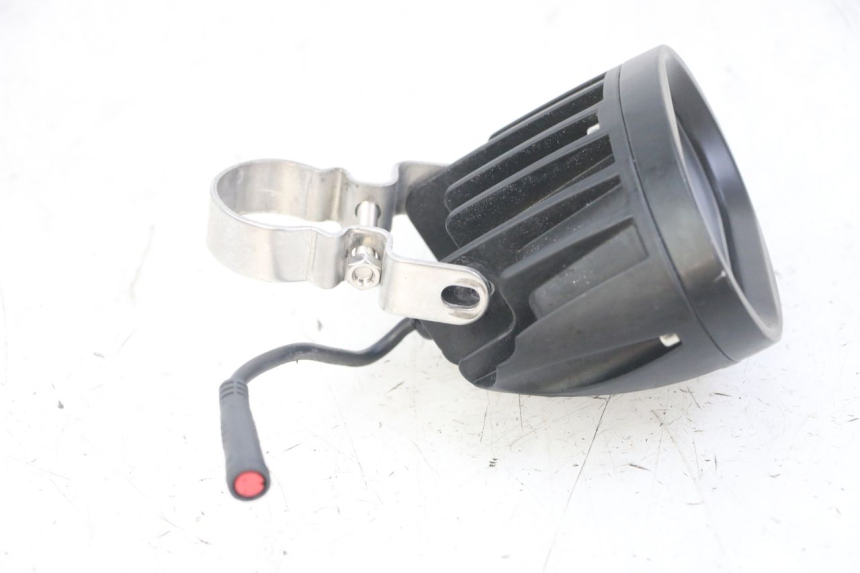 photo de FRONT HEADLIGHT NAMI STELLAR 1 - Technical close-up