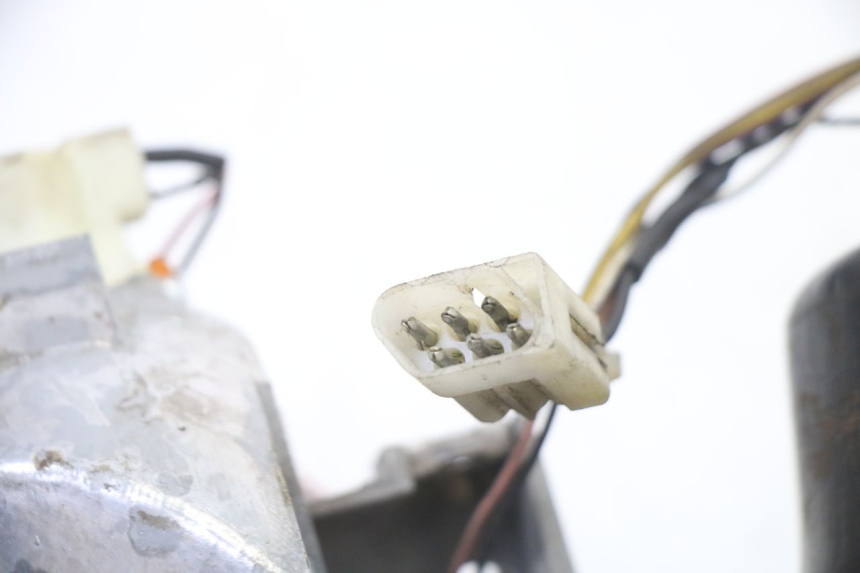 photo de HEADLIGHT PIAGGIO SUPER LX 125 (2000 - 2003) - Surface and material condition