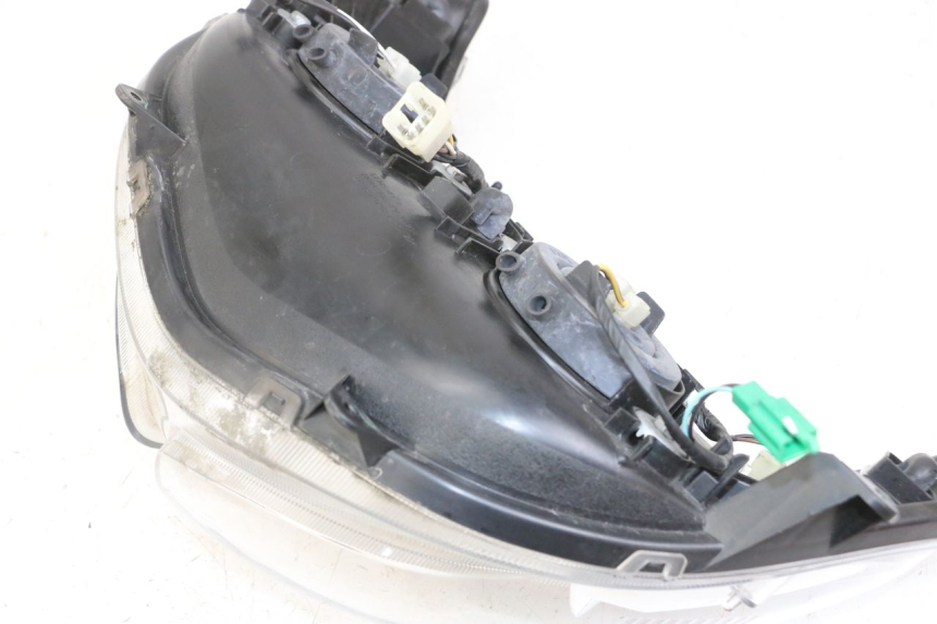 photo de HEADLIGHT SUZUKI BURGMAN 125 (2018 - 2021) - Technical close-up