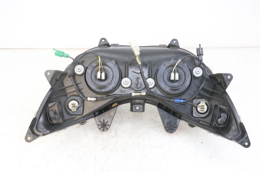 photo de HEADLIGHT SUZUKI BURGMAN 125 (2018 - 2021) - Surface and material condition