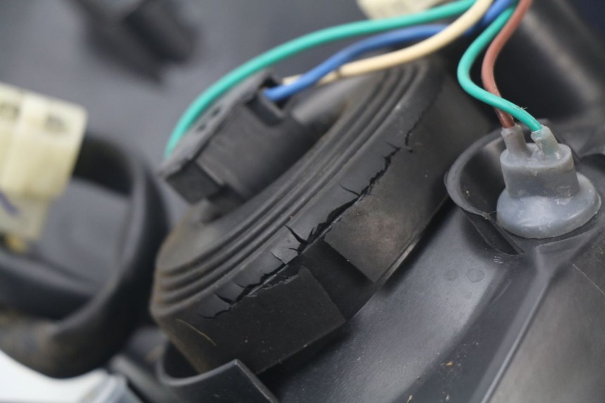 photo de HEADLIGHT SYM SYMPHONY 50 (2009 - 2015) - Component detail