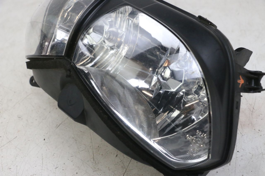 photo de FRONT HEADLIGHT YAMAHA TDM ABS 900 (2002 - 2014) - Zoom on usage condition