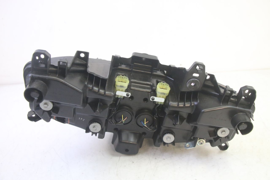 photo de HEADLIGHT YAMAHA TRICITY 300 (2020 - 2024) - Additional view of the item