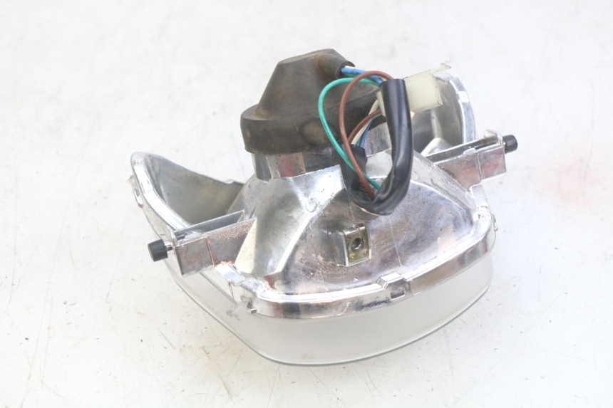 photo de FRONT HEADLIGHT PEUGEOT TWEET 4T 50 (2018 - 2022) - Surface and material condition