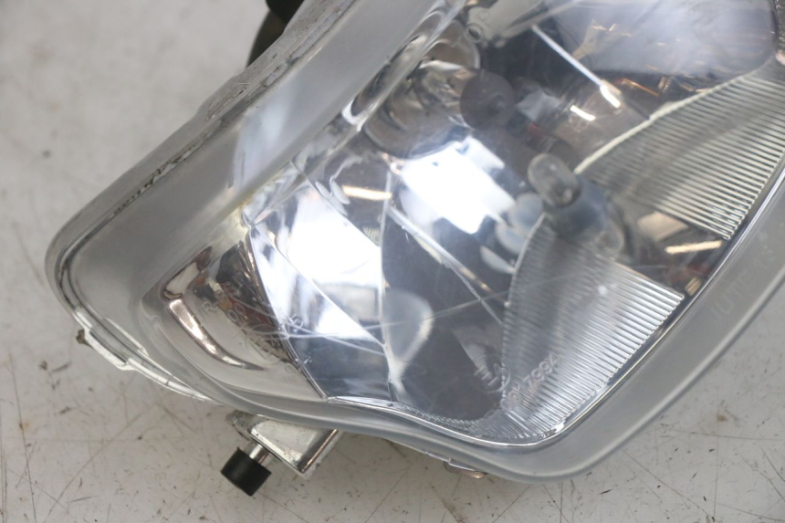 photo de FRONT HEADLIGHT PEUGEOT TWEET 4T 50 (2014 - 2019) - Zoom on usage condition