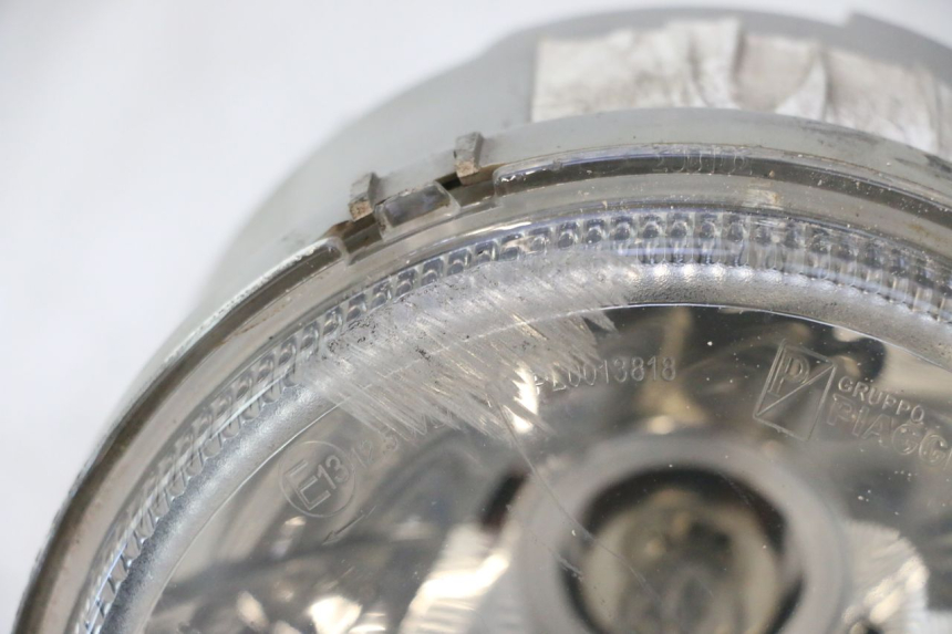 photo de HEADLIGHT PIAGGIO VESPA PRIMAVERA 2T 50 (2013 - 2018) - Zoom on usage condition