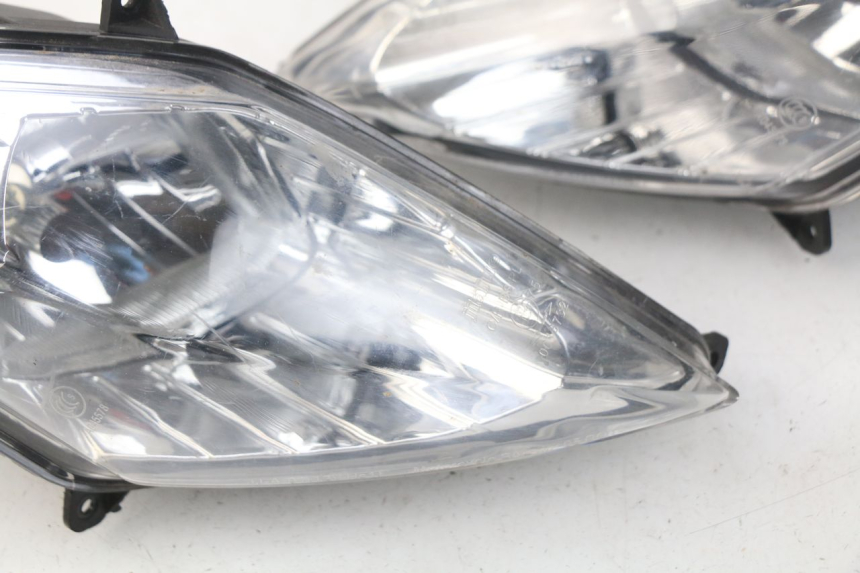 photo de FRONT HEADLIGHT EUROCKA VIRTUALITY GT 4T 50 (2011 - 2017) - Technical close-up