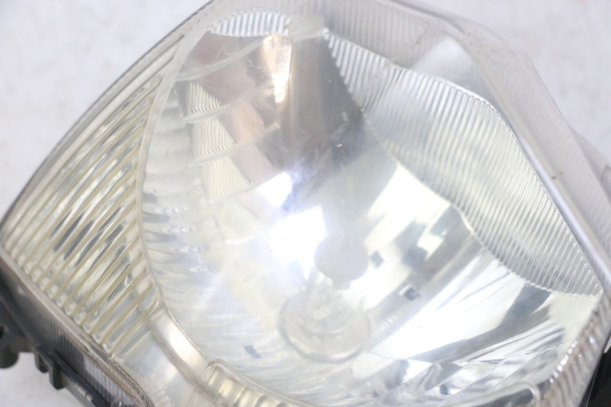 photo de FRONT HEADLIGHT PEUGEOT VIVACITY NEW 4T 50 (2008 - 2017) - Surface and material condition