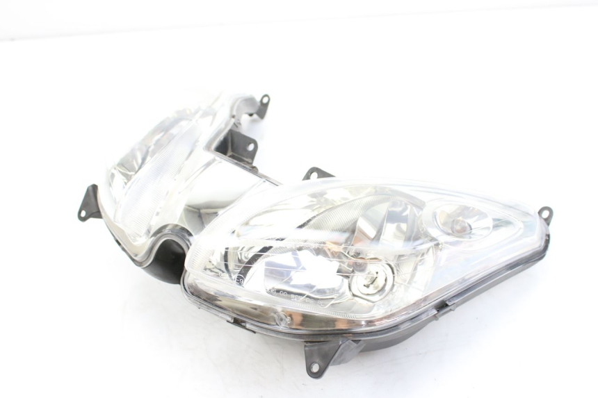 photo de FRONT HEADLIGHT YAMAHA XMAX X-MAX 125 (2006 - 2009) - Zoom on usage condition
