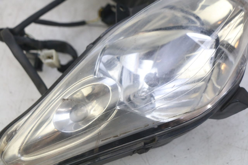 photo de FRONT HEADLIGHT YAMAHA XMAX X-MAX 125 (2006 - 2009) - Fixing points details