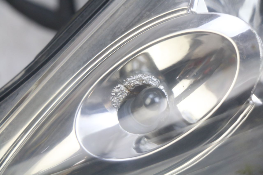 photo de FRONT HEADLIGHT YAMAHA XMAX X-MAX 125 (2006 - 2009) - Component zoom