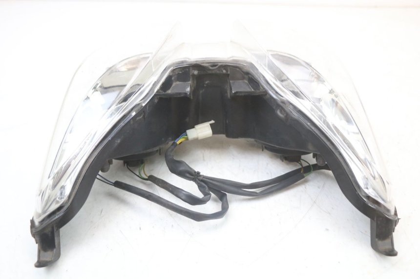 photo de FRONT HEADLIGHT YAMAHA X-MAX XMAX 250 (2006 - 2009) - Technical close-up