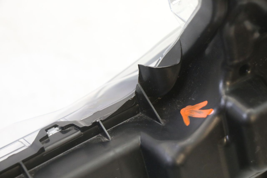 photo de HEADLIGHT YAMAHA XMAX X-MAX 125 (2021 - 2025) - Product overview