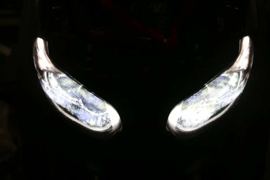 photo de HEADLIGHT YAMAHA XMAX X-MAX 125 (2021 - 2025) - Markings and original references