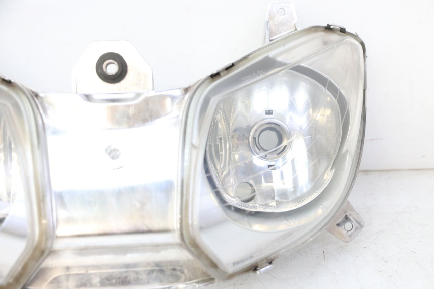 photo de FRONT HEADLIGHT YAMAHA X-MAX XMAX 125 (2010 - 2013) - Detailed visual inspection