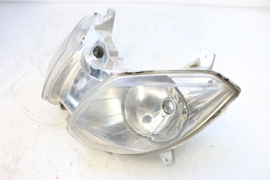 photo de FRONT HEADLIGHT YAMAHA X-MAX XMAX 125 (2010 - 2013) - Zoom on usage condition