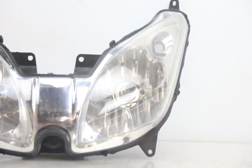photo de FRONT HEADLIGHT YAMAHA XMAX X-MAX 125 (2006 - 2009) - Zoom on usage condition