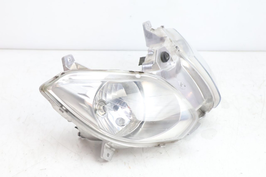 photo de FRONT HEADLIGHT YAMAHA X-MAX XMAX 125 (2010 - 2013) - Zoom on usage condition
