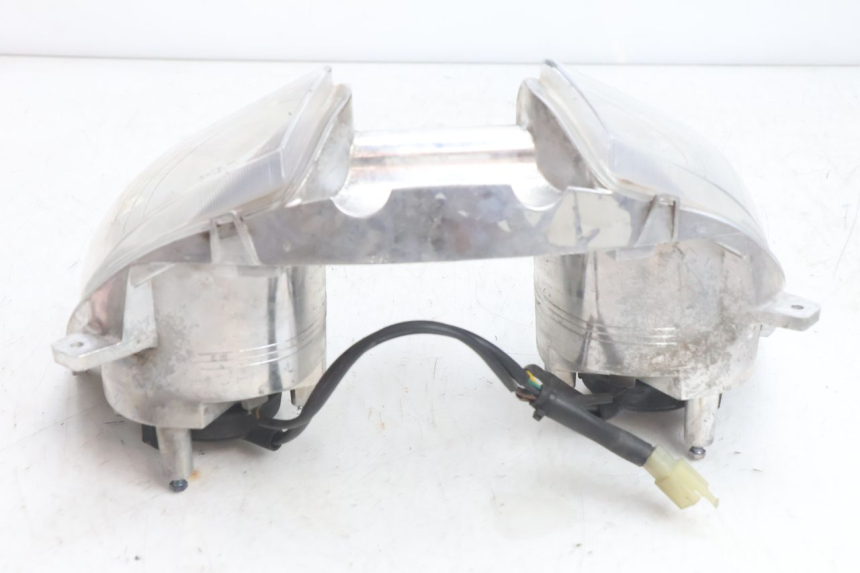 photo de FRONT HEADLIGHT YAMAHA X-MAX XMAX 125 (2010 - 2013) - Technical close-up