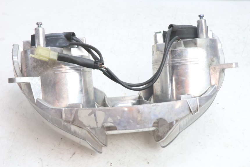 photo de FRONT HEADLIGHT YAMAHA X-MAX XMAX 125 (2010 - 2013) - Fixing points details