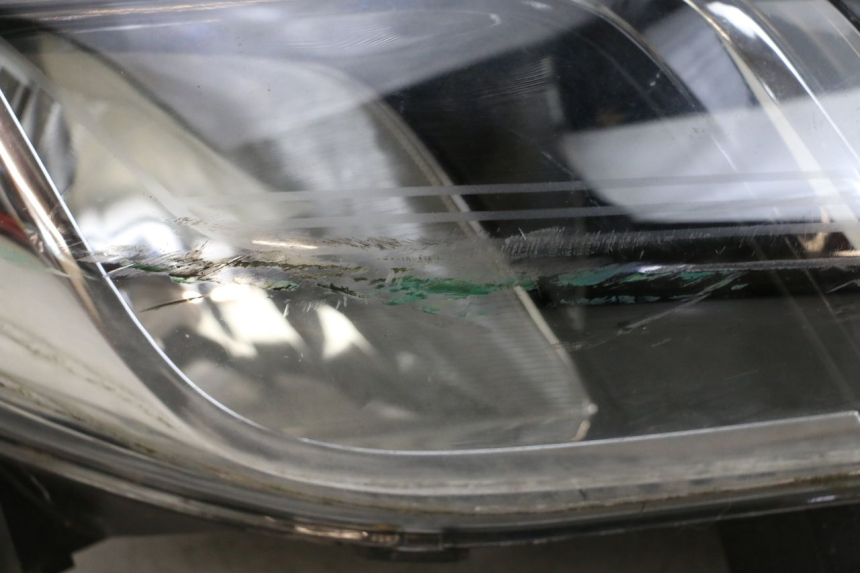 photo de FRONT HEADLIGHT PIAGGIO X10 125 (2012 - 2017) - Additional view of the item