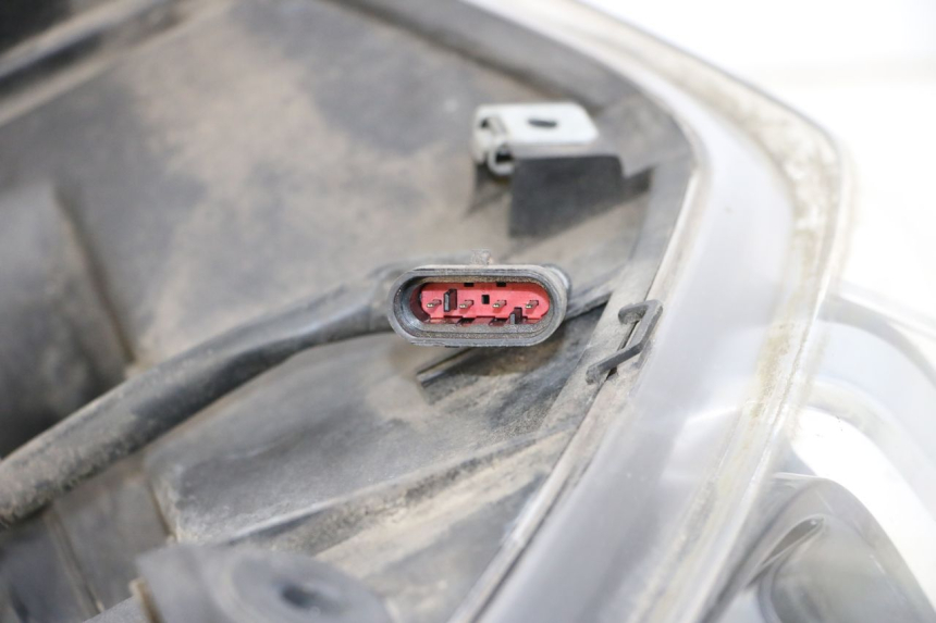 photo de FRONT HEADLIGHT PIAGGIO X10 125 (2012 - 2017) - Technical close-up