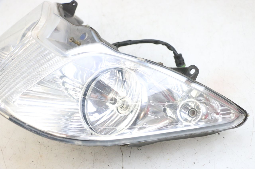 photo de FRONT HEADLIGHT PIAGGIO X8 125 (2004 - 2007) - Zoom on usage condition