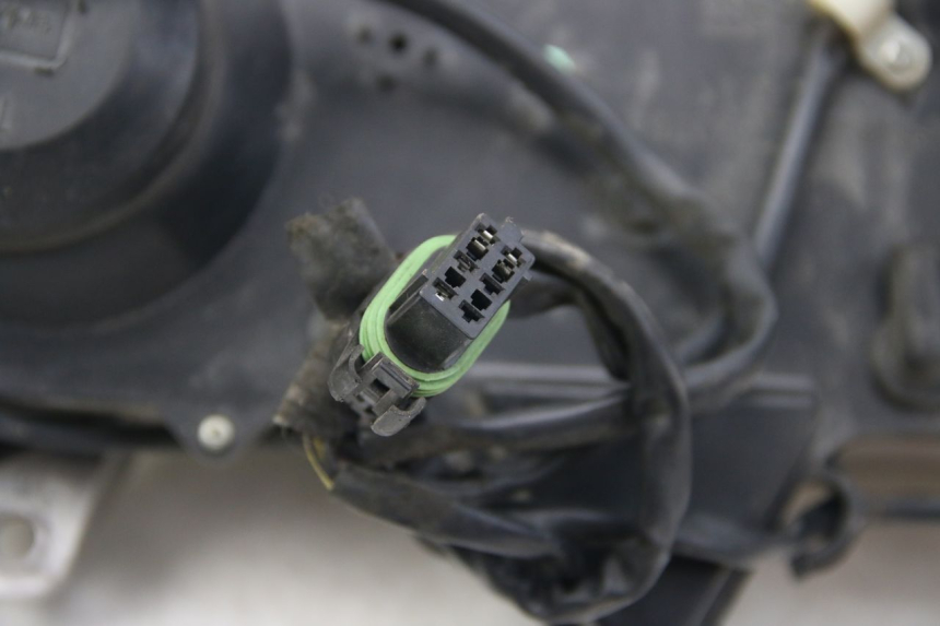 photo de FRONT HEADLIGHT PIAGGIO X9 EVOLUTION 125 (2003 - 2007) - Additional view of the item