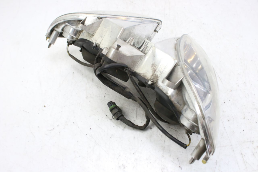 photo de FRONT HEADLIGHT PIAGGIO X9 EVOLUTION 250 (2003 - 2007) - Surface and material condition