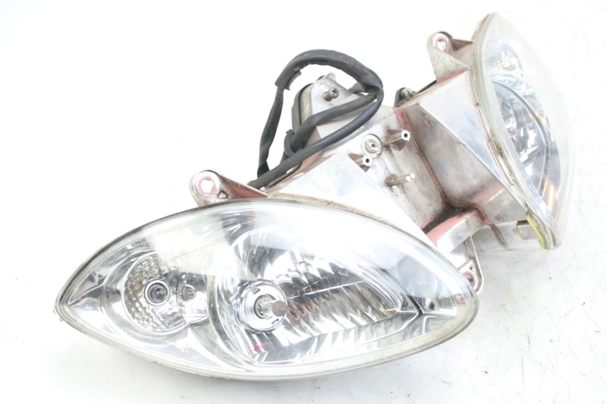 photo de FRONT HEADLIGHT PIAGGIO X9 EVOLUTION 125 (2003 - 2007) - Technical close-up