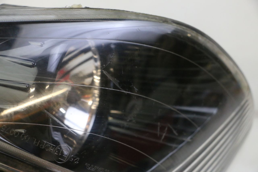 photo de FRONT HEADLIGHT PIAGGIO XEVO - X EVO 125 (2007 - 2017) - Component detail