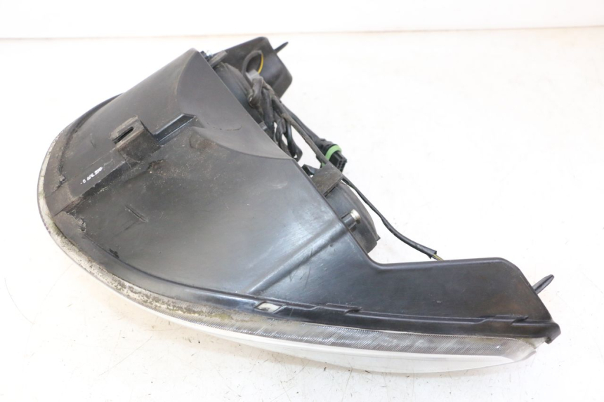 photo de FRONT HEADLIGHT PIAGGIO XEVO - X EVO 125 (2007 - 2017) - Zoom on usage condition