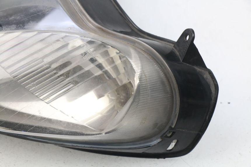 photo de FRONT HEADLIGHT YAMAHA YP MAJESTY 125 (2002 - 2006) - Fixing points details