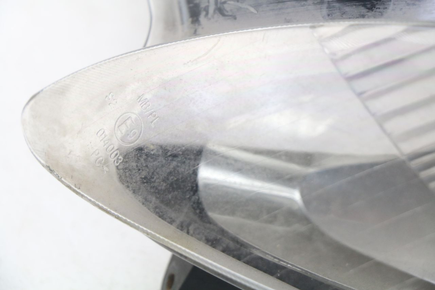 photo de FRONT HEADLIGHT YAMAHA YP MAJESTY 125 (2002 - 2006) - Surface and material condition