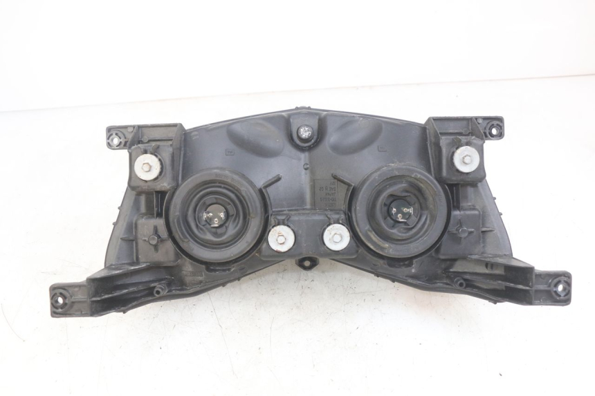 photo de FRONT HEADLIGHT YAMAHA YP MAJESTY 400 (2004 - 2008) - Surface and material condition