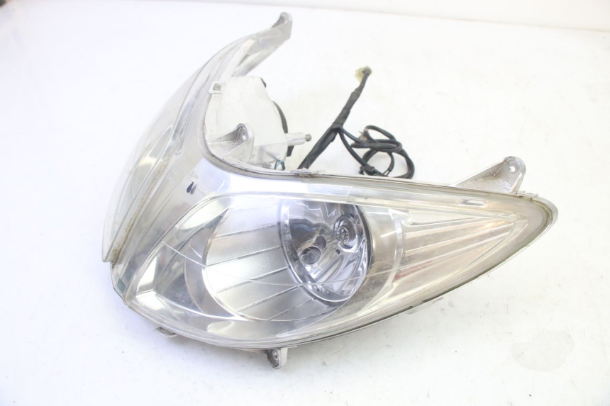 photo de FRONT HEADLIGHT YAMAHA YP MAJESTY 125 (2007 - 2010) - Technical close-up
