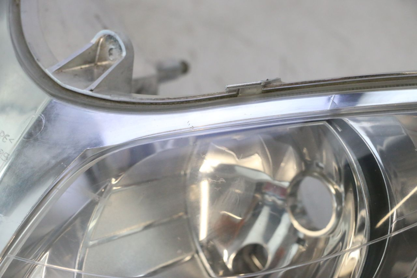 photo de FRONT HEADLIGHT YAMAHA YP MAJESTY 125 (2007 - 2010) - Markings and original references
