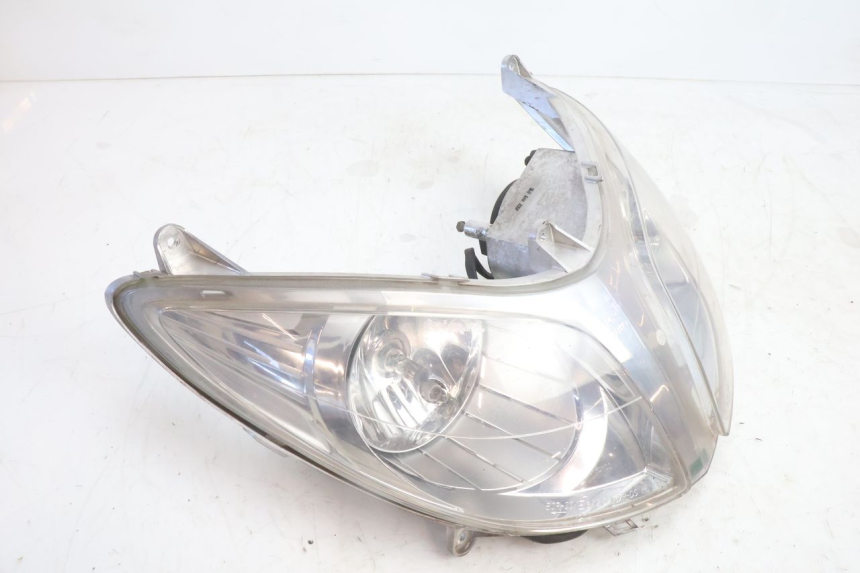 photo de FRONT HEADLIGHT YAMAHA YP MAJESTY 125 (2007 - 2010) - Alternative perspective