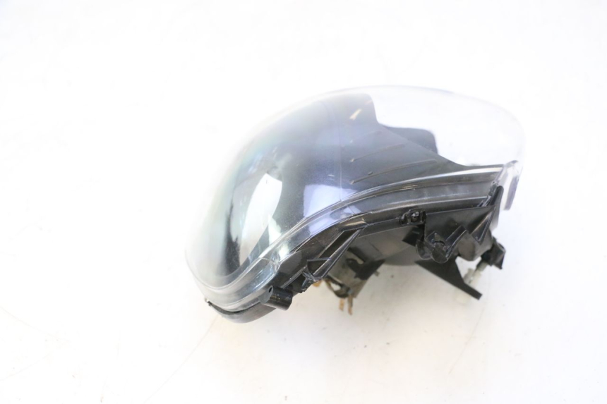 photo de FRONT HEADLIGHT PIAGGIO ZIP 2T 50 (2009 - 2019) - High-resolution close-up