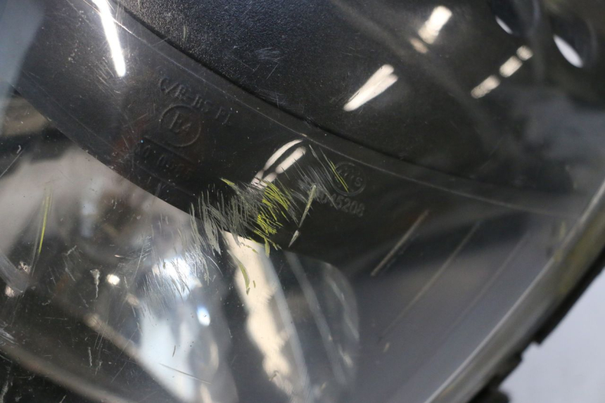 photo de FRONT HEADLIGHT PIAGGIO ZIP 4T 50 (2018 - 2020) - Zoom on usage condition