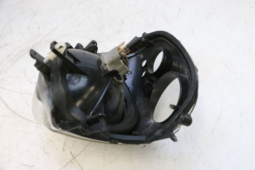 photo de FRONT HEADLIGHT PIAGGIO ZIP 4T 50 (2018 - 2020) - Surface and material condition