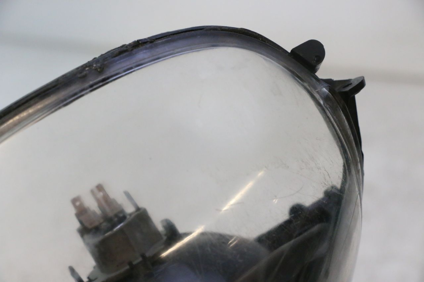photo de FRONT HEADLIGHT PIAGGIO ZIP 4T 50 (2018 - 2020) - High-resolution close-up