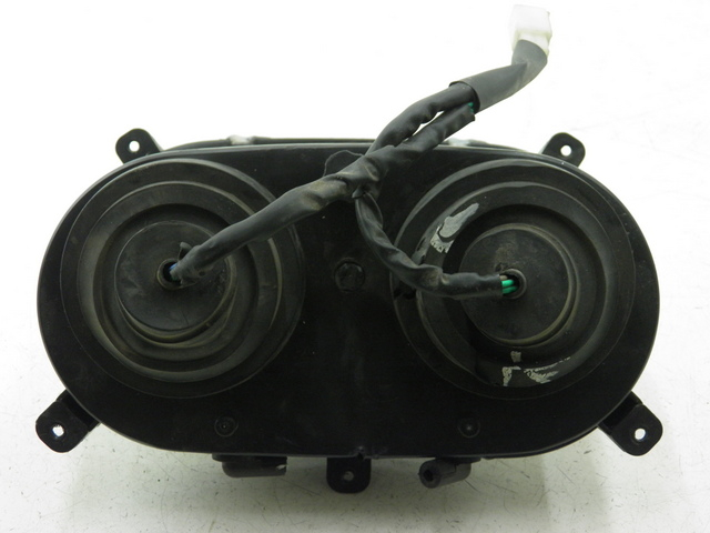 photo de HEADLIGHT ZNEN ZN50QT-Q 50 (2010 - 2012) - Surface and material condition