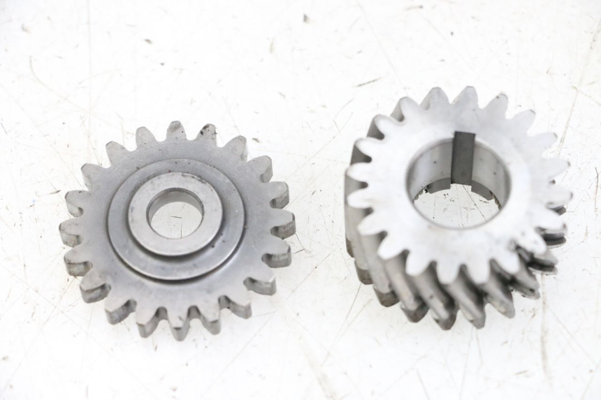 photo de TRANSMISSION DRIVE GEAR SHAFT HYOSUNG GV AQUILA 125 (2000 - 2009) - Component detail